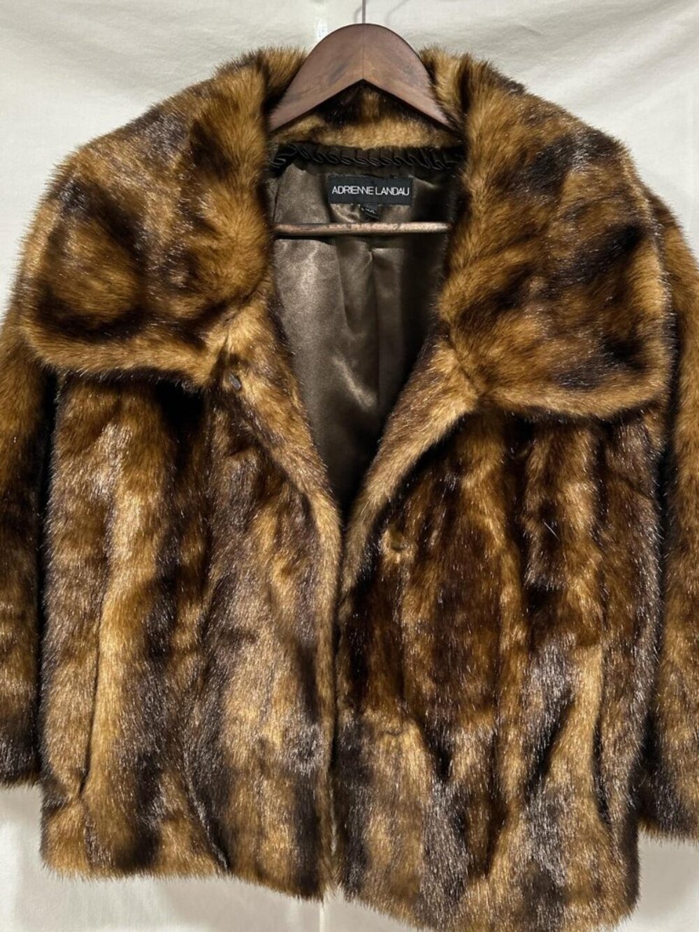 Brown faux fur jacket #fauxfurjacket #Adriennelandau